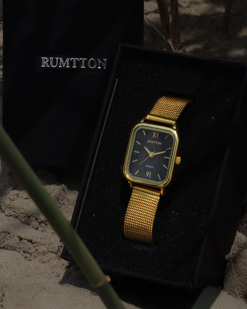 ブラックマザーオブパールレディースメッシュバンド腕時計Harborゴールド