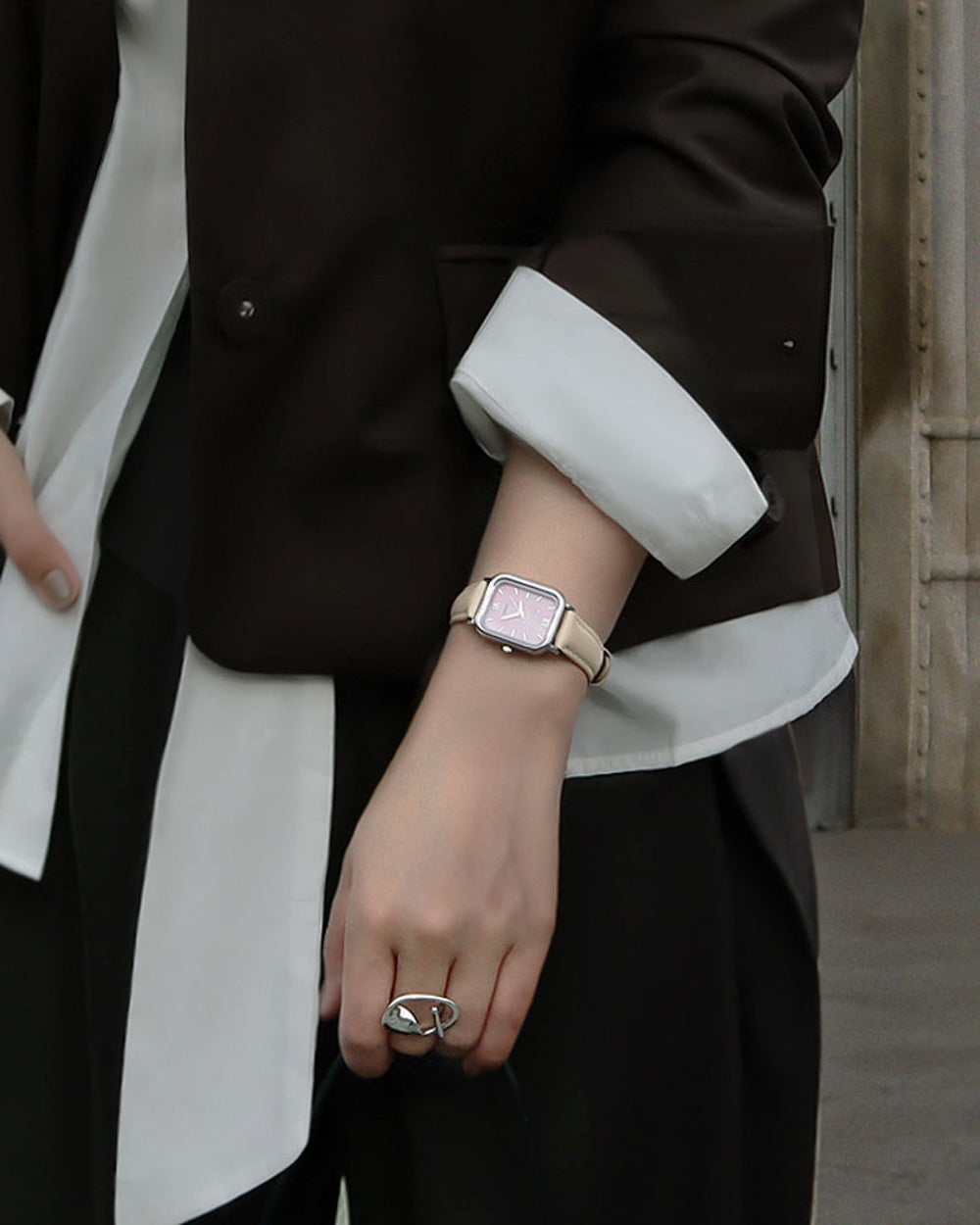 ブルー マザー オブ パール ベージュ レザー バンド ウォッチ ハーバー ゴールド