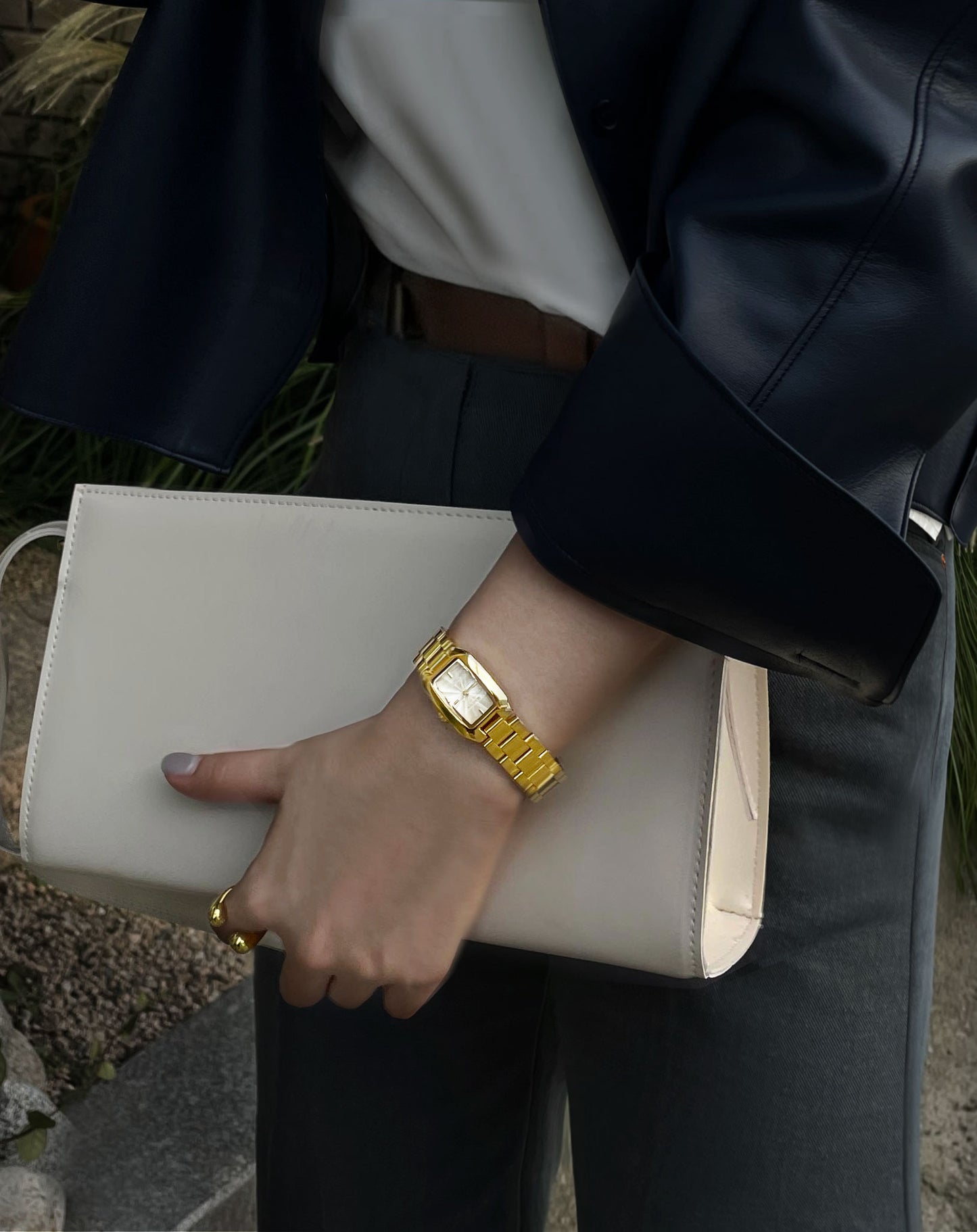 女性用腕輪メタル時計Britゴールド