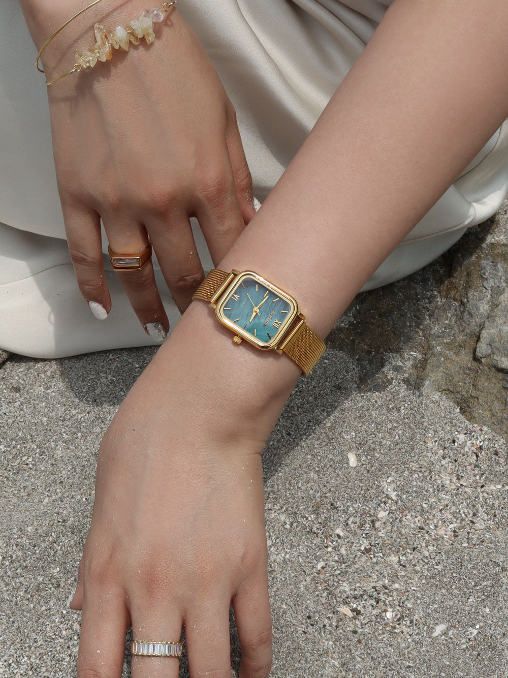 Reloj de mujer con correa de malla de nácar azul Harbor Gold